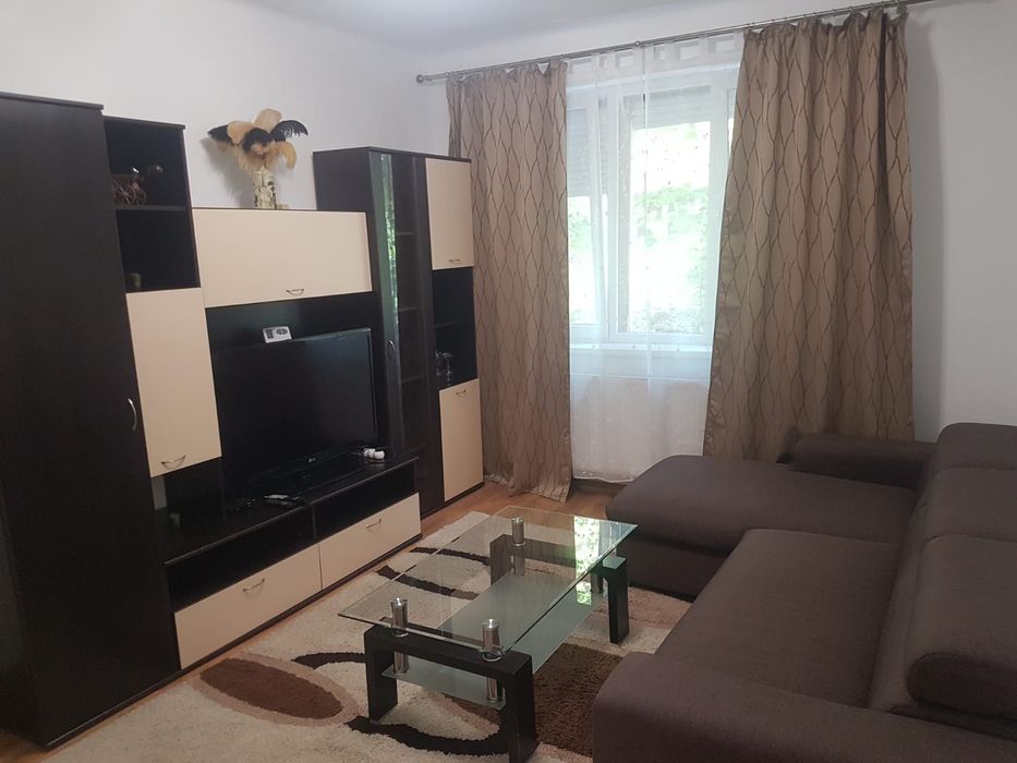 Dau în chirie apartament cu o cameră!