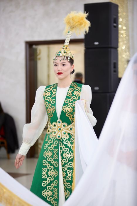 Продам казахские костюмы