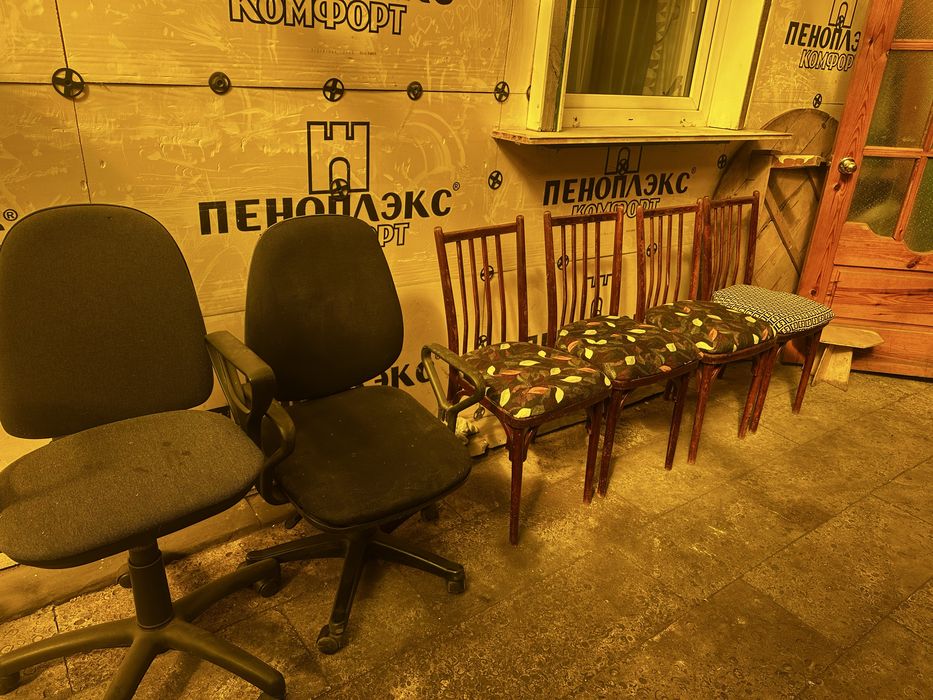 Продам табуретки,шкаф,комп столы!