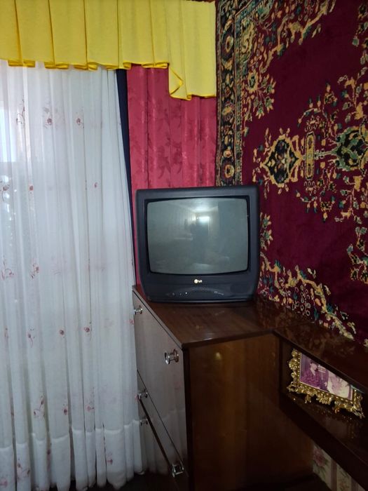 Телевизор в рабочем состояний LG