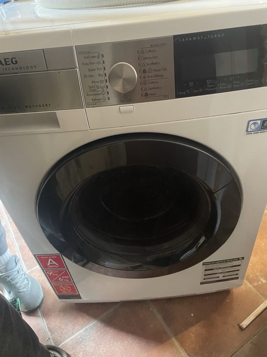 Пералня със сушилня AEG