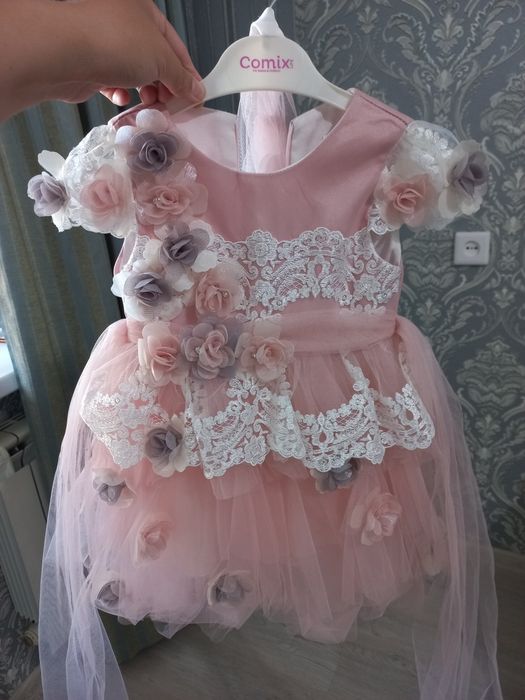 Нарядное Платья на годик