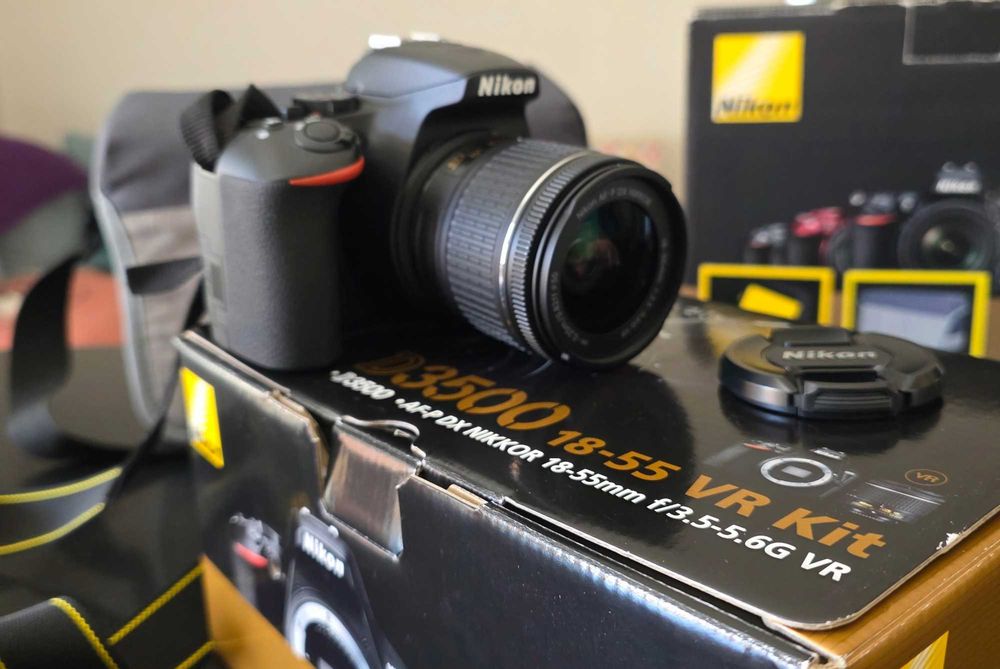 фотоапарат Nikon D3500 + обектив Nikon AF-P 18-55mm VR