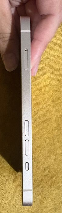 Продавам Iphone 13 128 GB