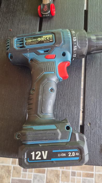 Bormasina acumulator
