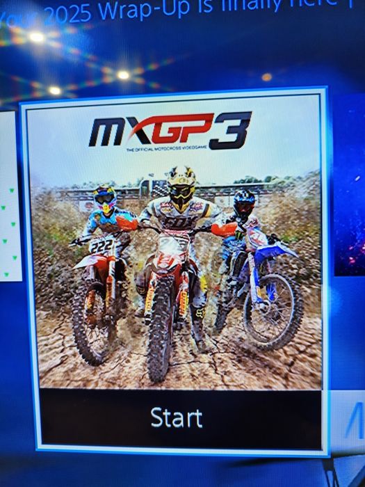 Ps4 pro +14 игри +волан и акаунт.