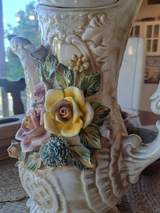 Capodimonte-огромна кана