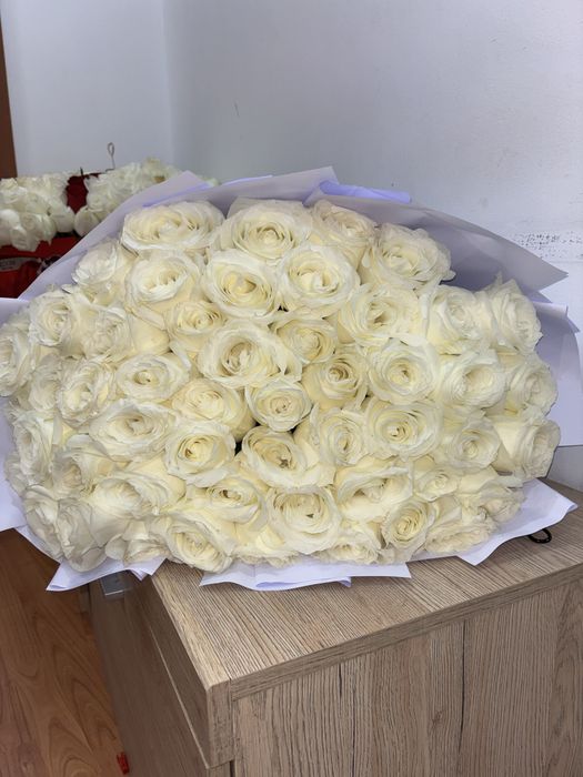 53 роз свежий букет