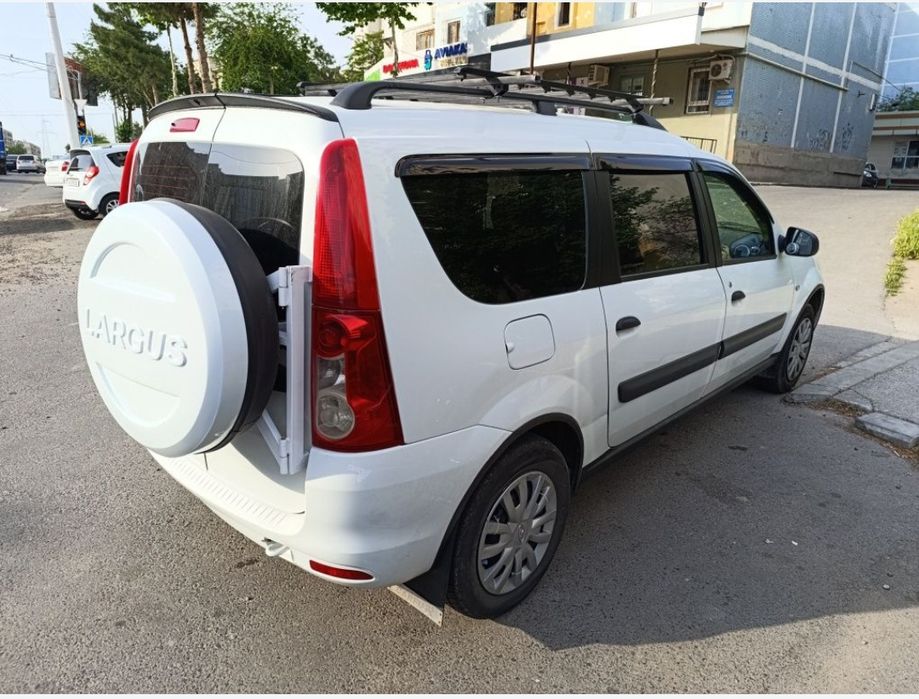 Lada largus 2019 holati edial kraskasi toza moshina toshkentda