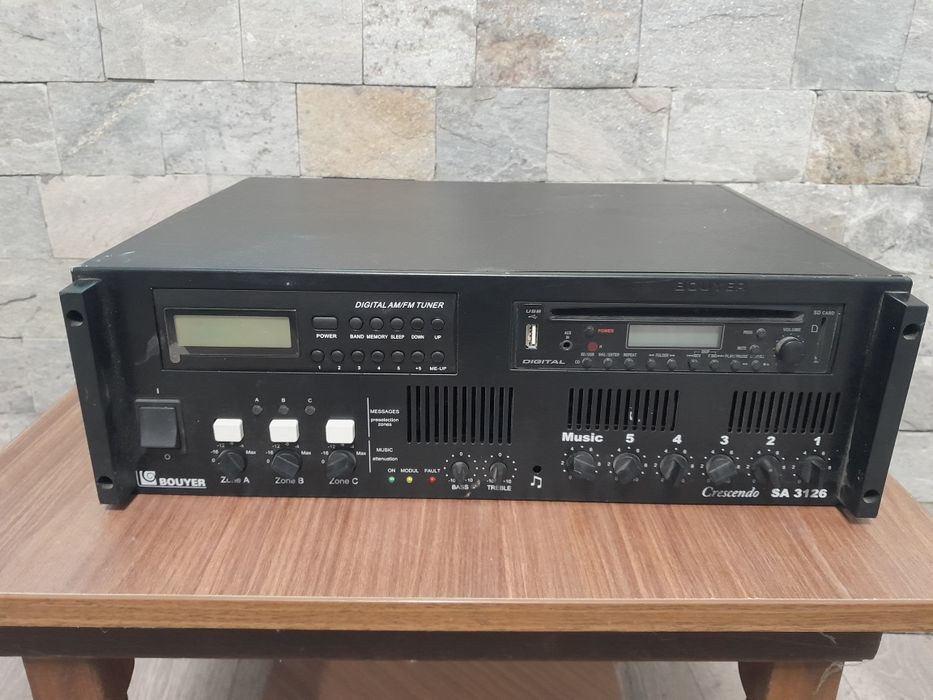 Усилвател с тунер ,CD.  Sd card ,usb  Bouyer