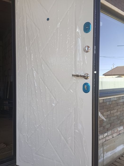 Продается наружный дверь