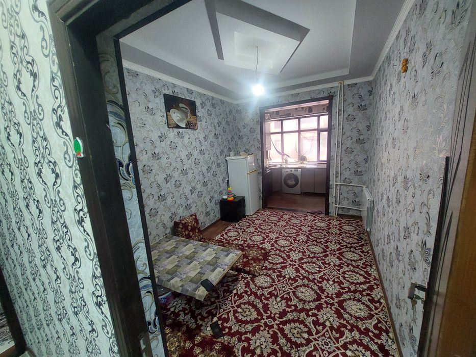 Квартира сотилади.