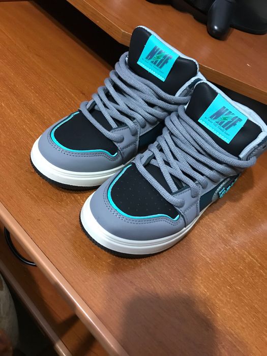 Новые кроссовки найки!