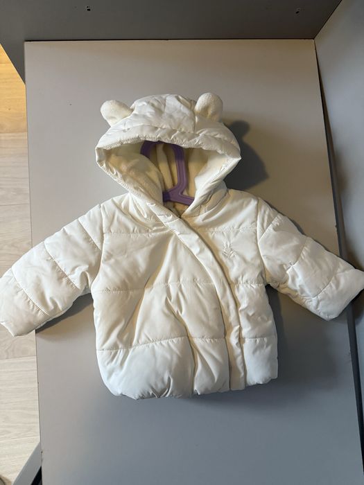 Бебешко бяло яке benetton
