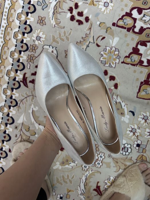 Срочно продам туфли