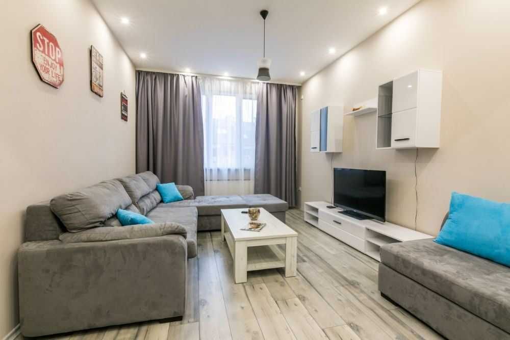 Дава се под наем Тристаен апартамент в София, Център - 98 кв.м за 688.5 € - Снимка #3