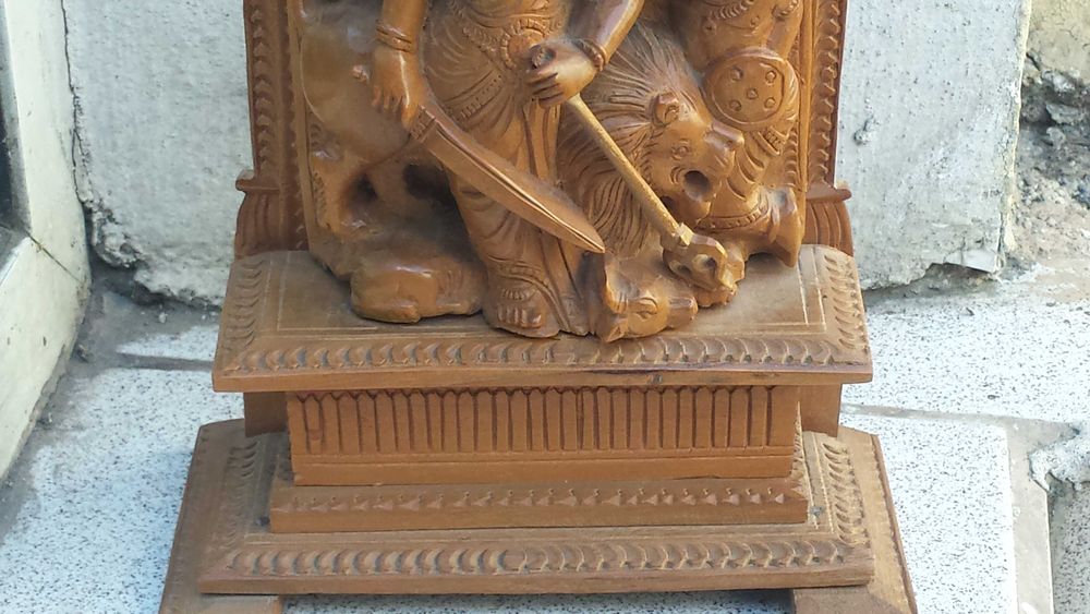 Рядка Старинна Дървена Статуетка на Индийската Богиня-Войн Дурга