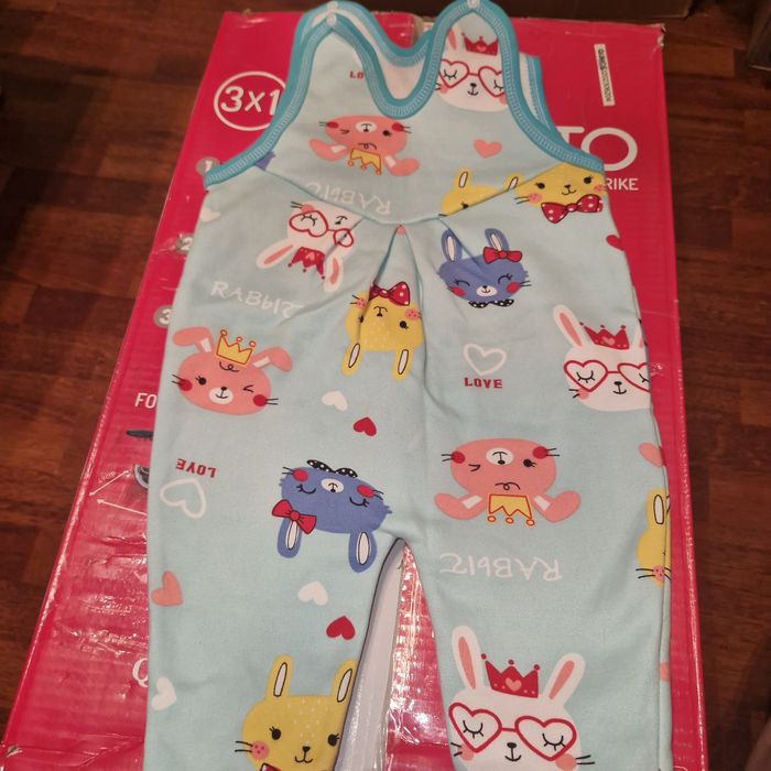 Продам детские вещи