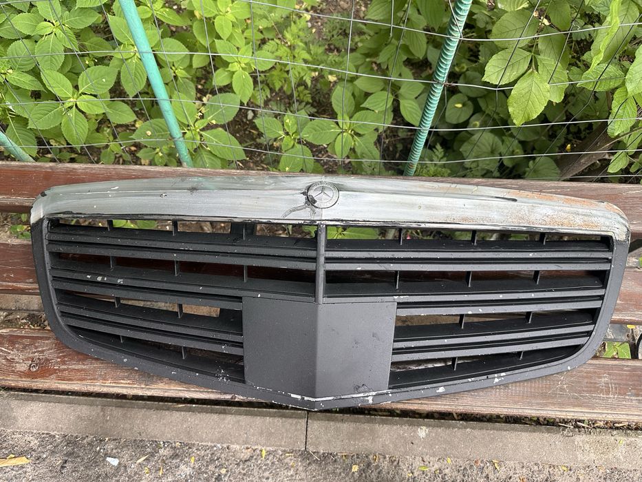 Продам решетку w221