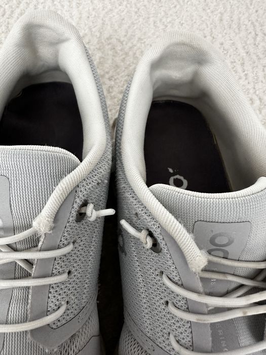 Adidasi On running cloud 6