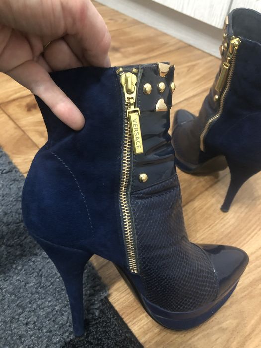 Осенние сапожки Versace