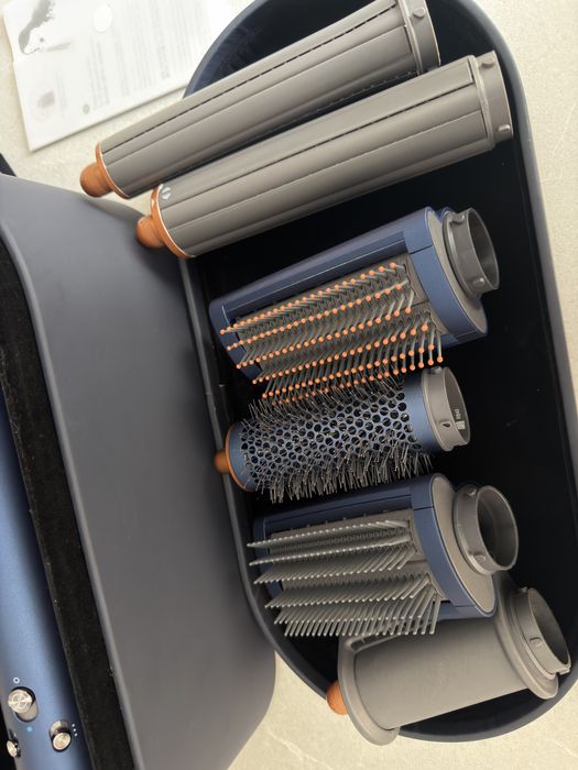 Стайлер Dyson комплект