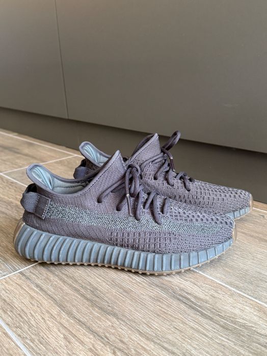 Маратонки adidas Yeezy 38,5