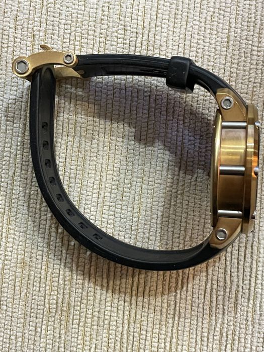 Часовник  TW STEEl  оргинал