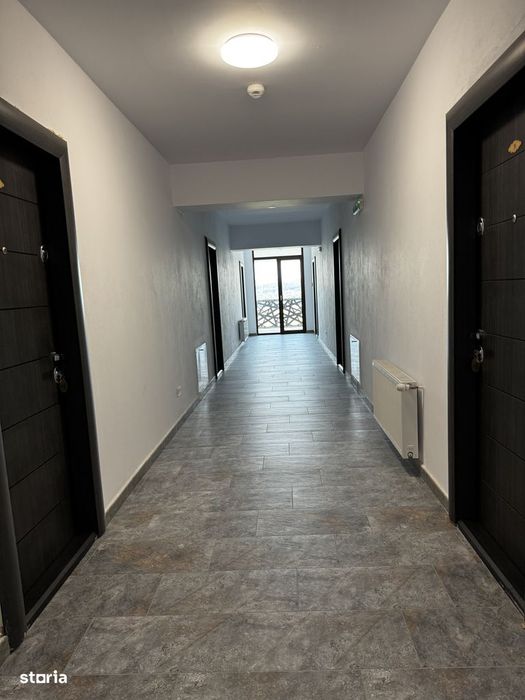 Spatiu Comecial Mioveni, 100 mp + terasa de 100 mp, amenajat, bloc nou
