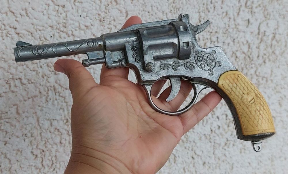 Игрушечный пистолет СССР