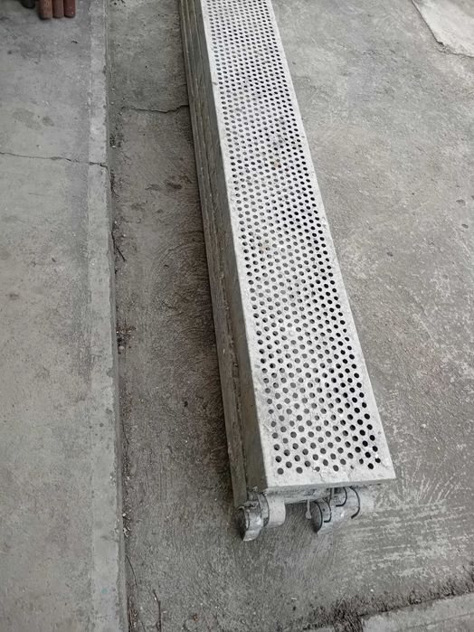 Vand / Inchiriez schela metalica