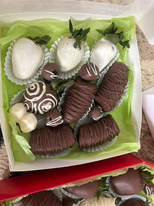 Клубника келді шоколаде