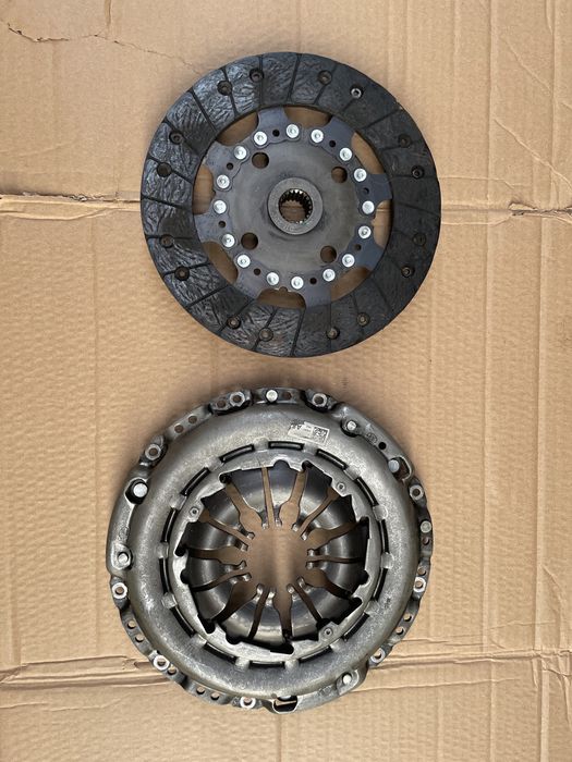 Vand placa ambreiaj si disc pt Dacia Duster 1.3 tce 2018/2022