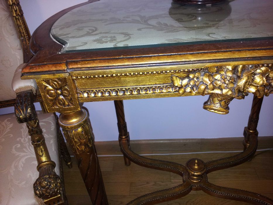 Set masa si doua fotolii stil Louis XIV - XV