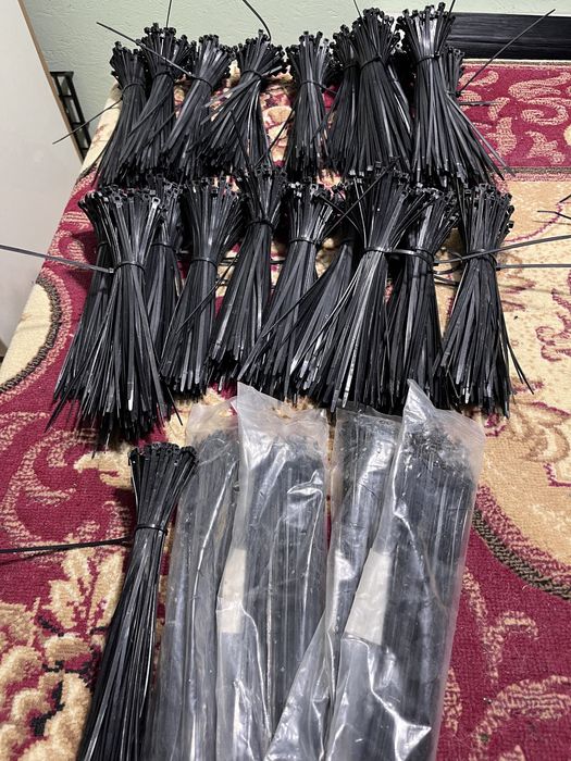 Хомут нейлоновый. Стяжки