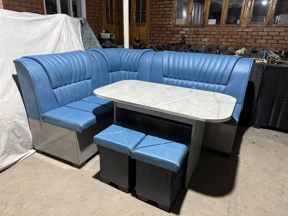 Продаётся кухоный уголок