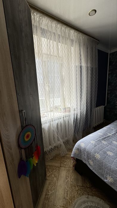 Продам двуспальнюю кровать с матрасом