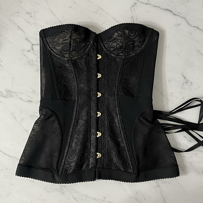 Корсет модел на Agent Provocateur