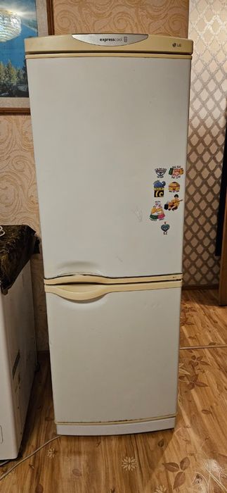 Холодильник бу срочно