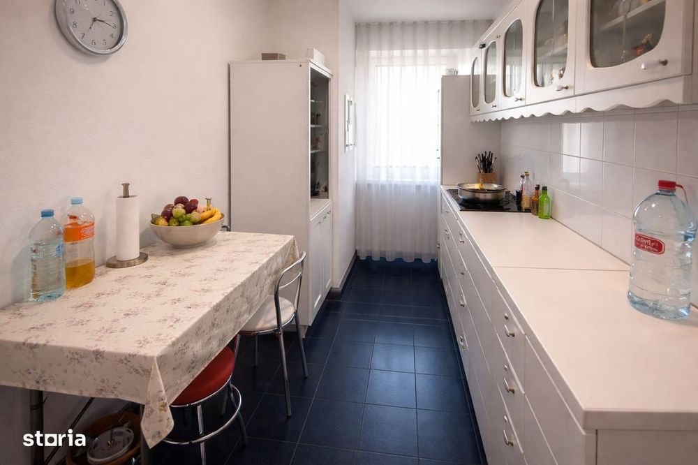 Zona Casa Vacantei, 3 camere, decom.,