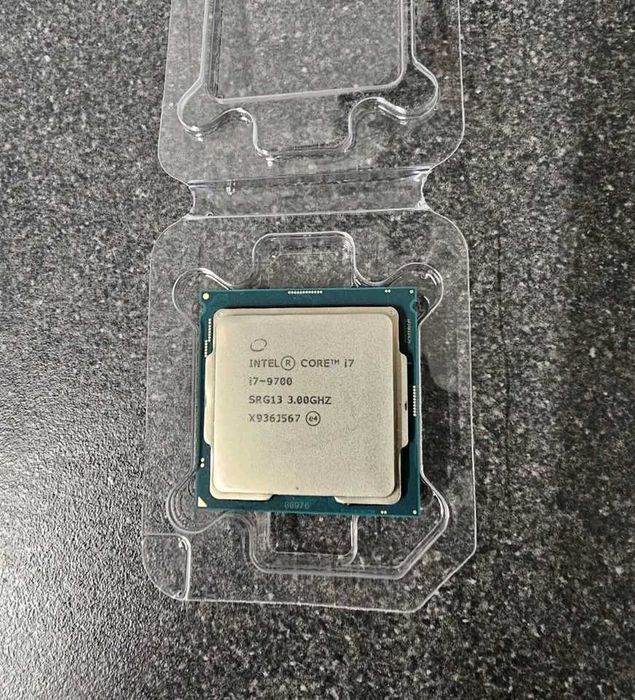 Процесор Intel Core i7-9700 осемядрен (4.70GHz) 65W LGA1151