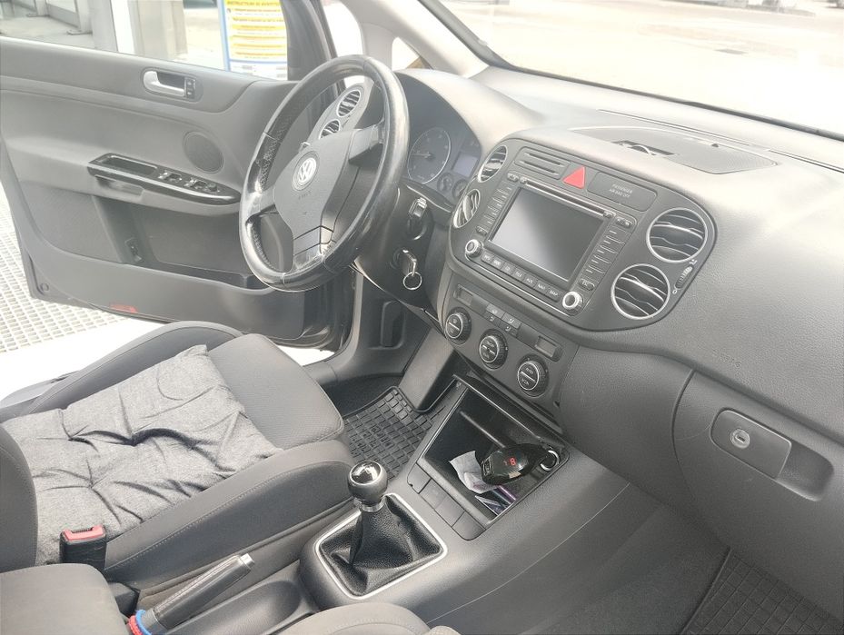 Vând Golf 5 plus 2007