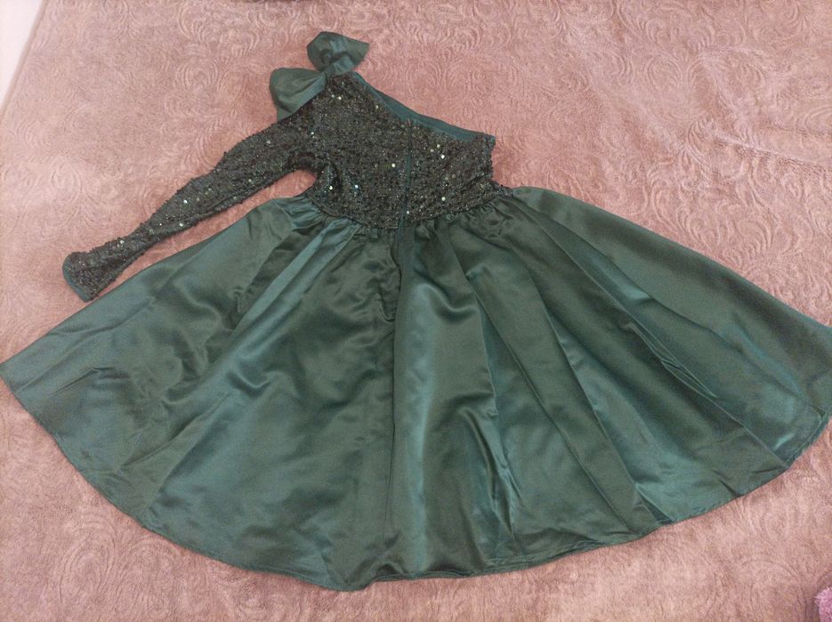 Рокли за момичета  като нови 10/12г