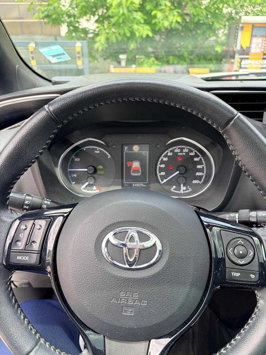 Toyota Yaris Hybrid - Limited edition - 1.5L - 100Cp - echiparea SOL