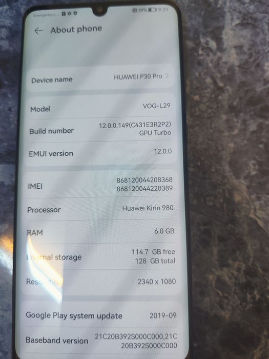 Huawei P30 pro 6bg RAM și 128gb memorie