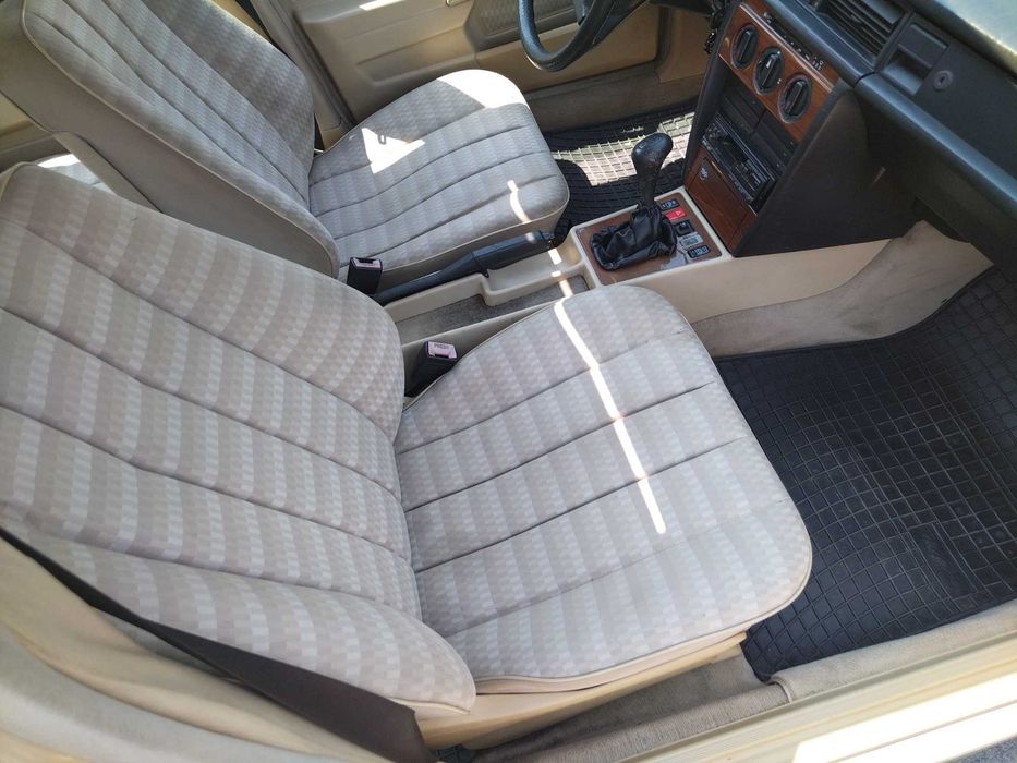 МЕРЦЕДЕС 190 2.0 Бензин