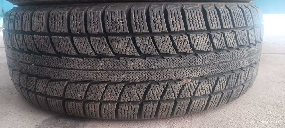 Продам комплект резины.