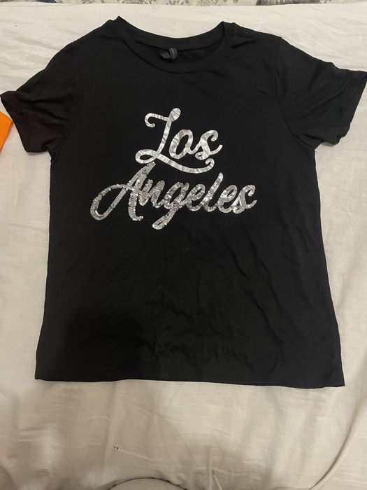 Дамски топове и тениски