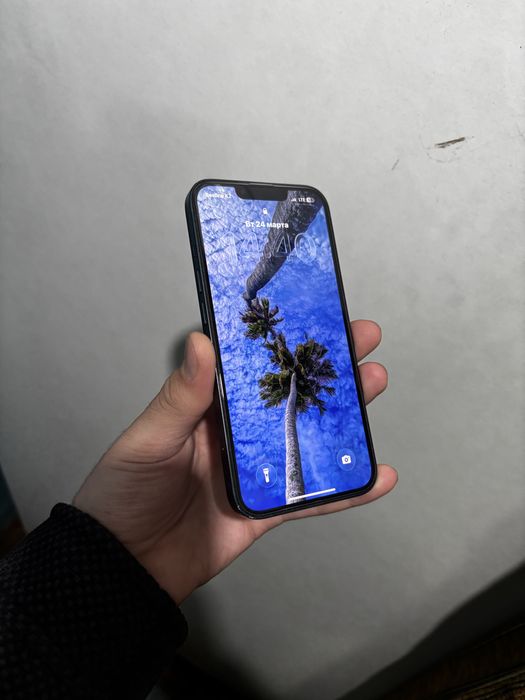 Продам айфон 13