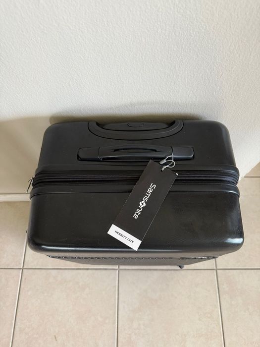 Чисто нов куфар Samsonite. С етикет